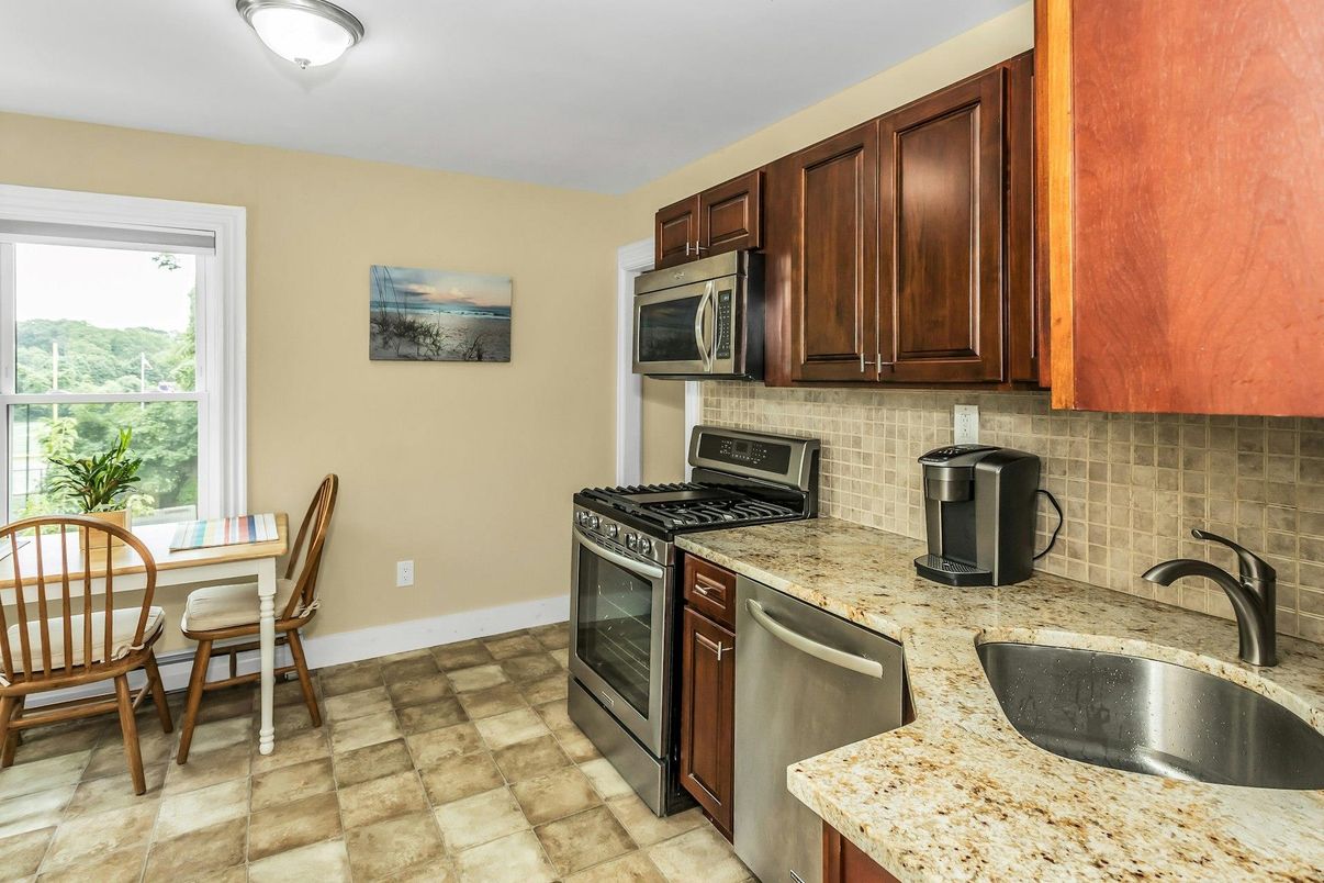 Dining room, Interior, Kitchen, Stainless Steel Appliances