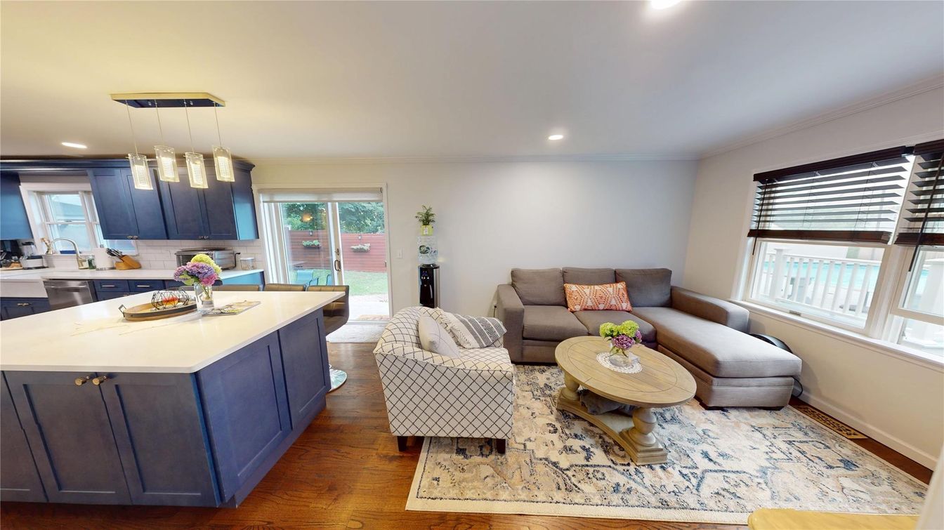 Interior, Kitchen, Living room, Pendant Lights, Recessed Lighting, Wood Texture Flooring