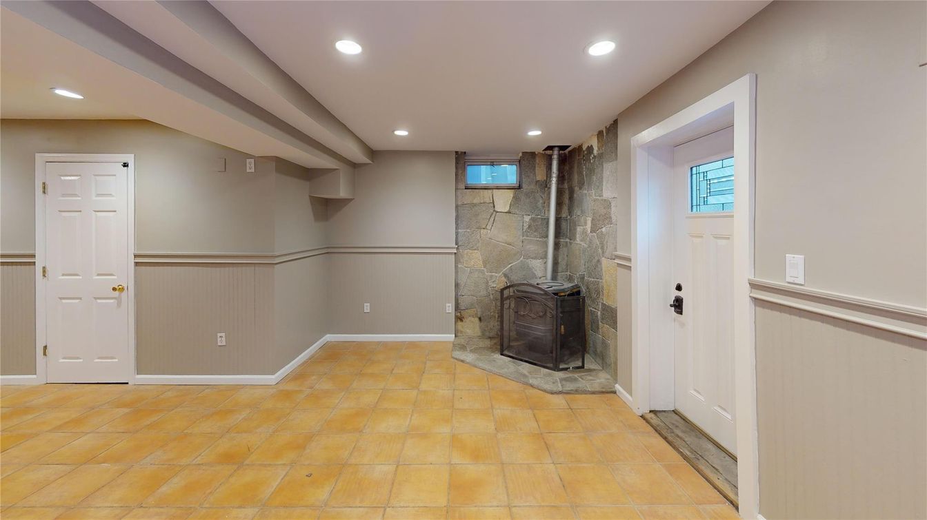 Fireplace, Interior, Recessed Lighting