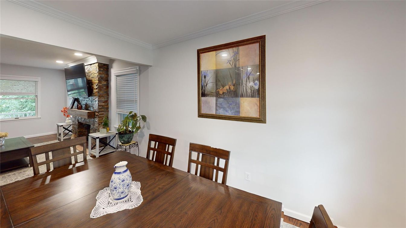 Dining room, Fireplace, Interior, Recessed Lighting, Wood Texture Flooring