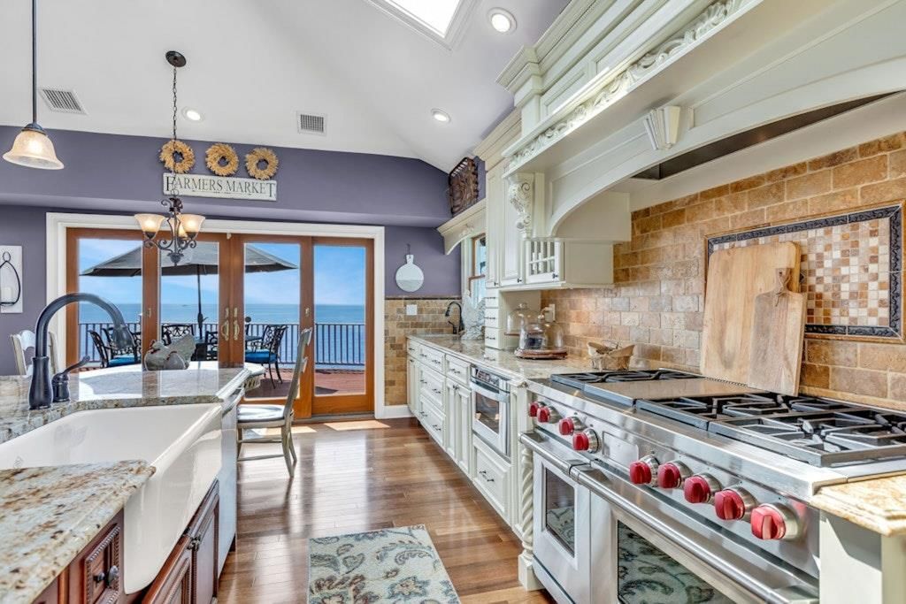 Dining room, Interior, Kitchen, Pendant Lights, Recessed Lighting, Stone Walls, Water, Wood Texture Flooring