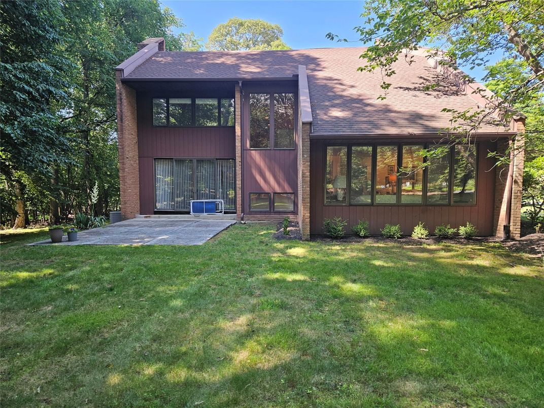Attached, Backyard, Exterior, Facade, Modern