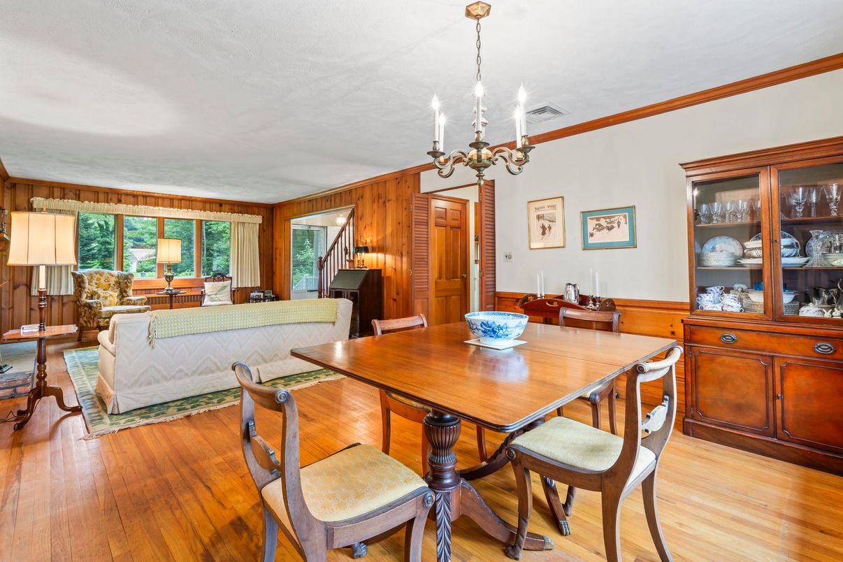 Chandelier, Dining room, Interior, Living room, Wood Texture Flooring, Wooden Walls