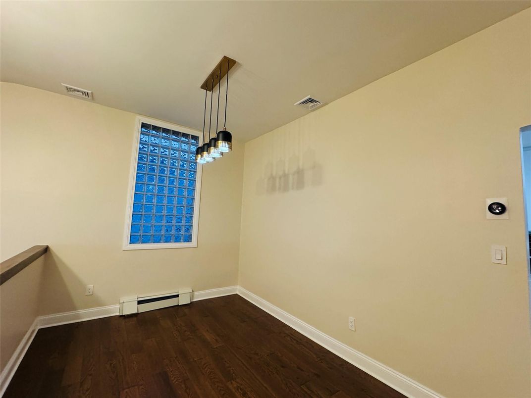 Empty room, Interior, Pendant Lights, Wood Texture Flooring