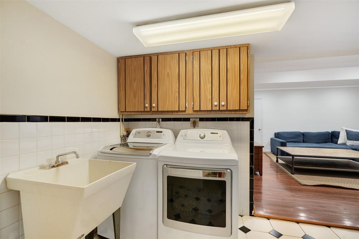 Interior, Washer