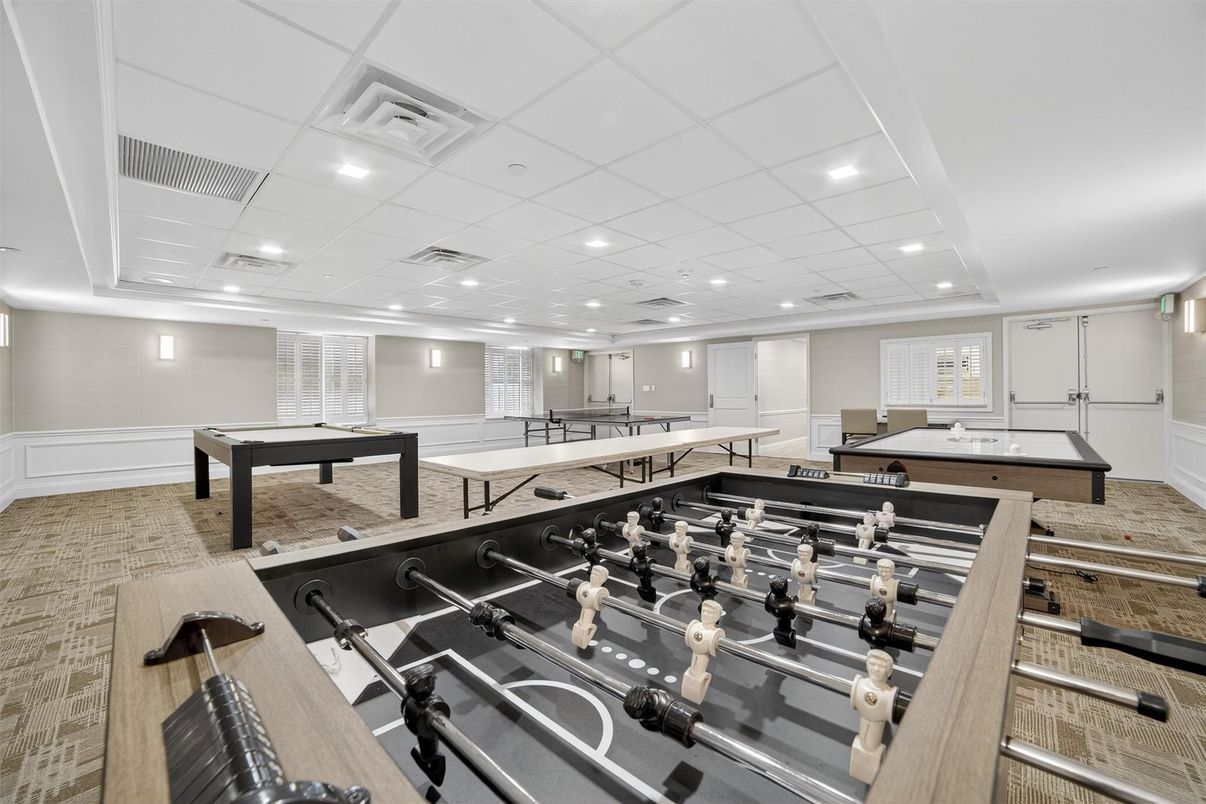 Billiard Table, Game Room, Interior, Recessed Lighting