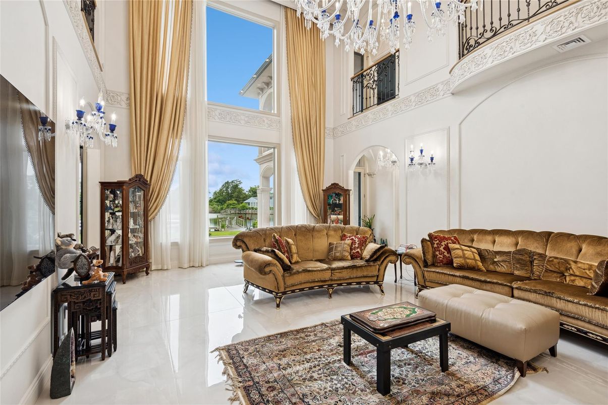 Chandelier, Interior, Living room