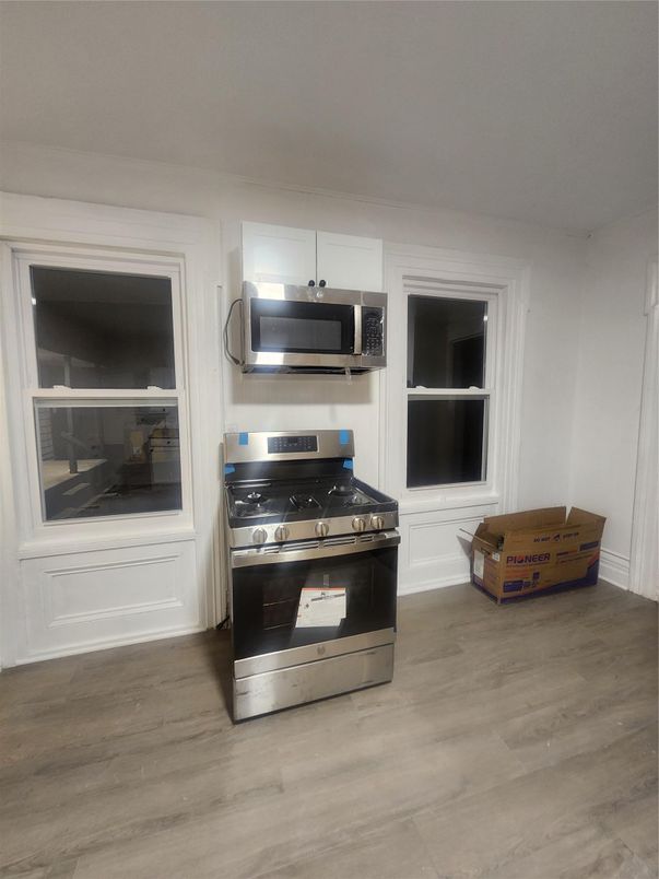 Interior, Kitchen, Stainless Steel Appliances, Wood Texture Flooring