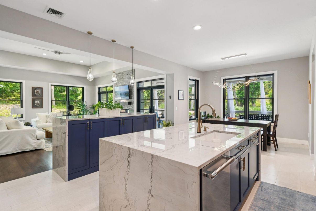 Interior, Kitchen, Living room, Pendant Lights, Recessed Lighting, Stainless Steel Appliances, Wood Texture Flooring