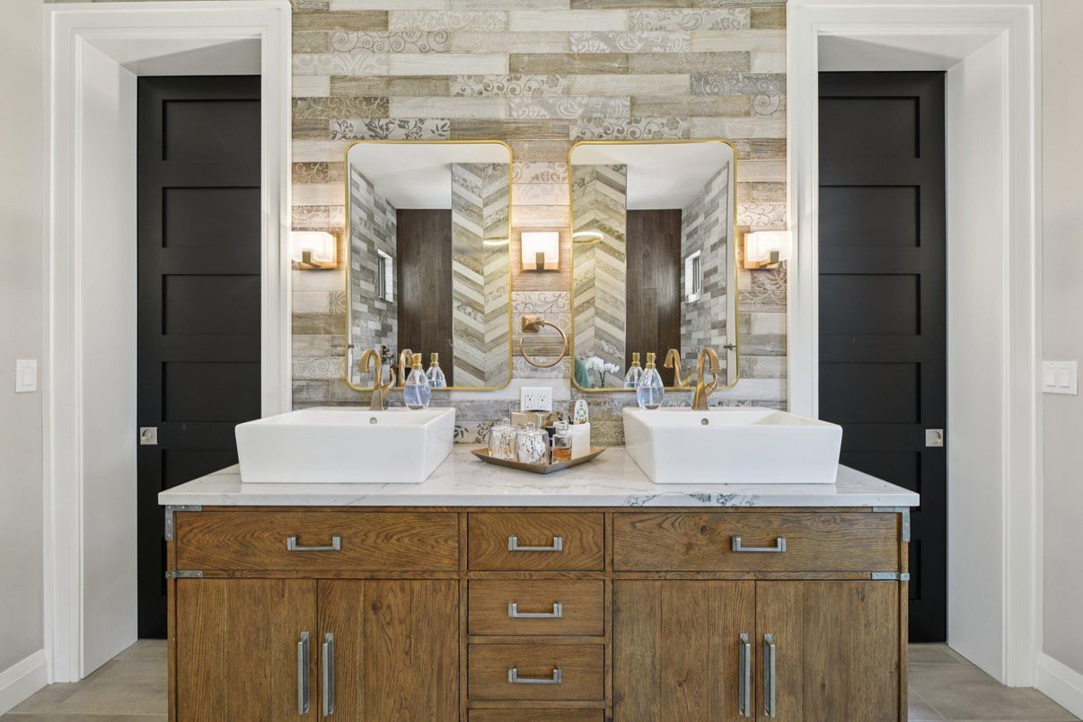 Bathroom, Dual Sink Vanities, Interior, Stone Walls