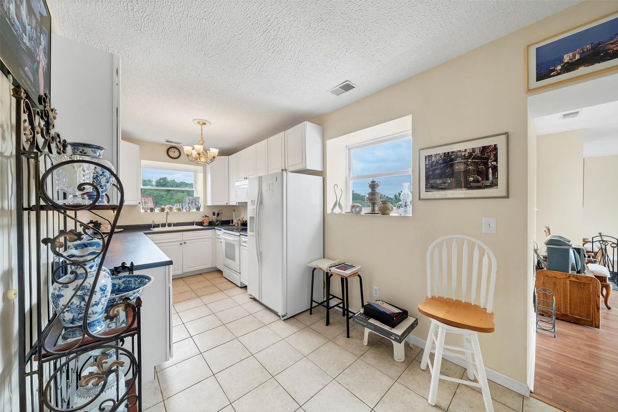 Chandelier, Interior, Kitchen, Wood Texture Flooring