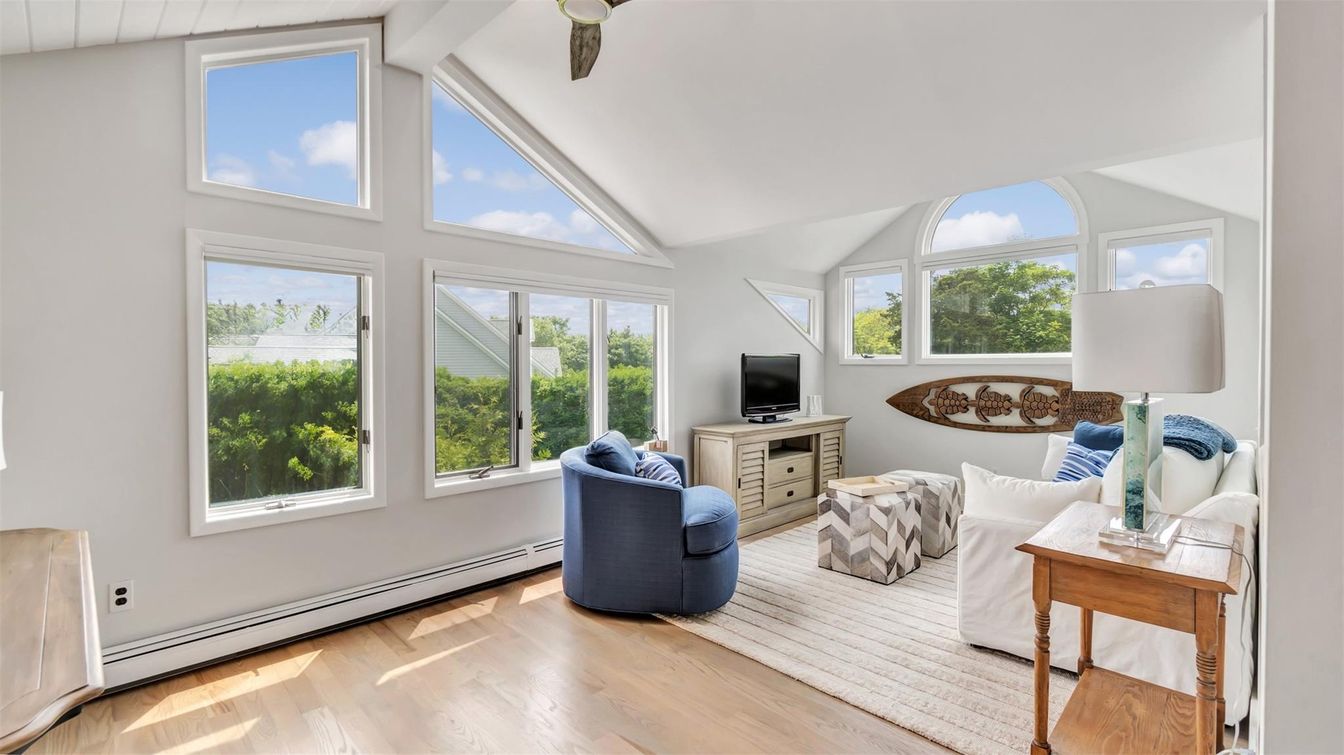 Interior, Sun Room, Wood Texture Flooring