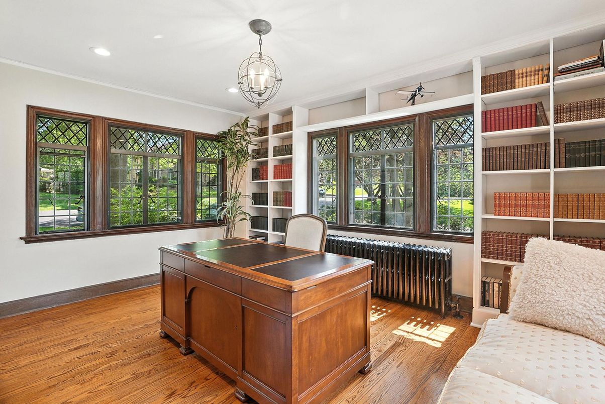 Chandelier, Home Office, Interior, Recessed Lighting, Wood Texture Flooring