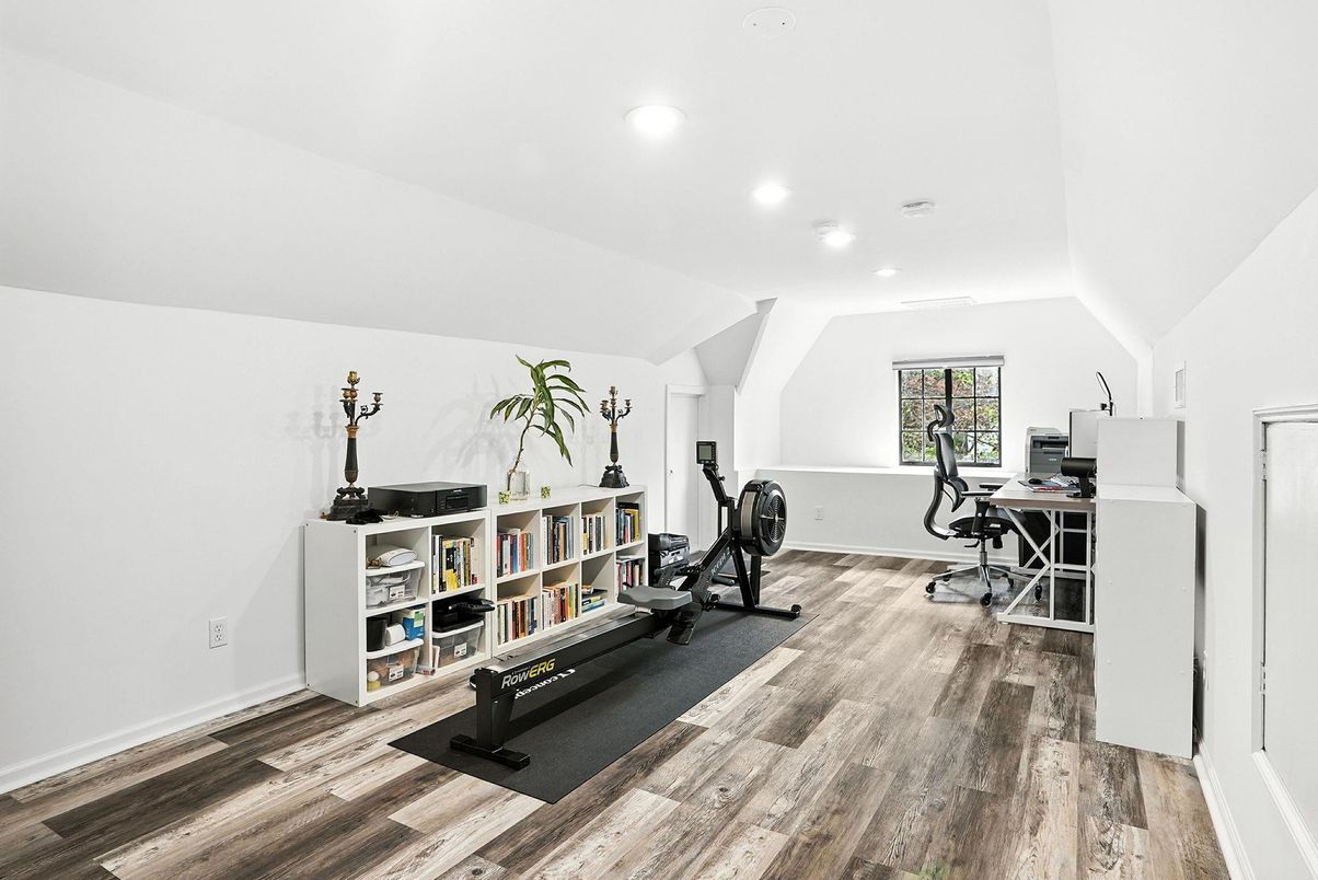 Fitness Equipment, Home Office, Interior, Recessed Lighting, Wood Texture Flooring