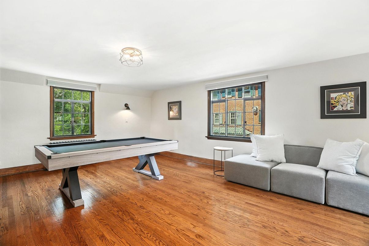 Billiard Table, Game Room, Interior, Wood Texture Flooring