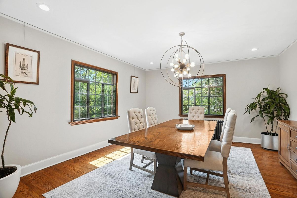 Chandelier, Dining room, Interior, Recessed Lighting, Wood Texture Flooring