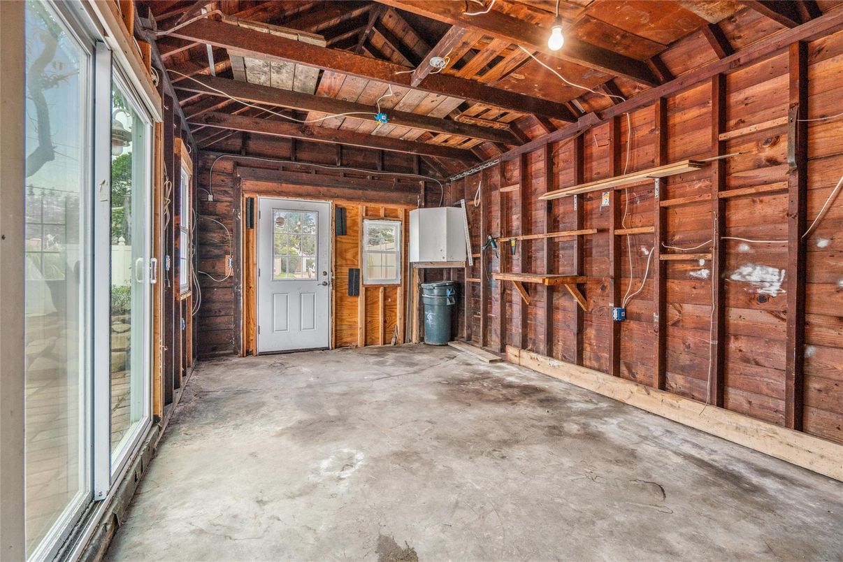 Empty room, Interior, Wooden Beams, Wooden Ceilings, Wooden Walls