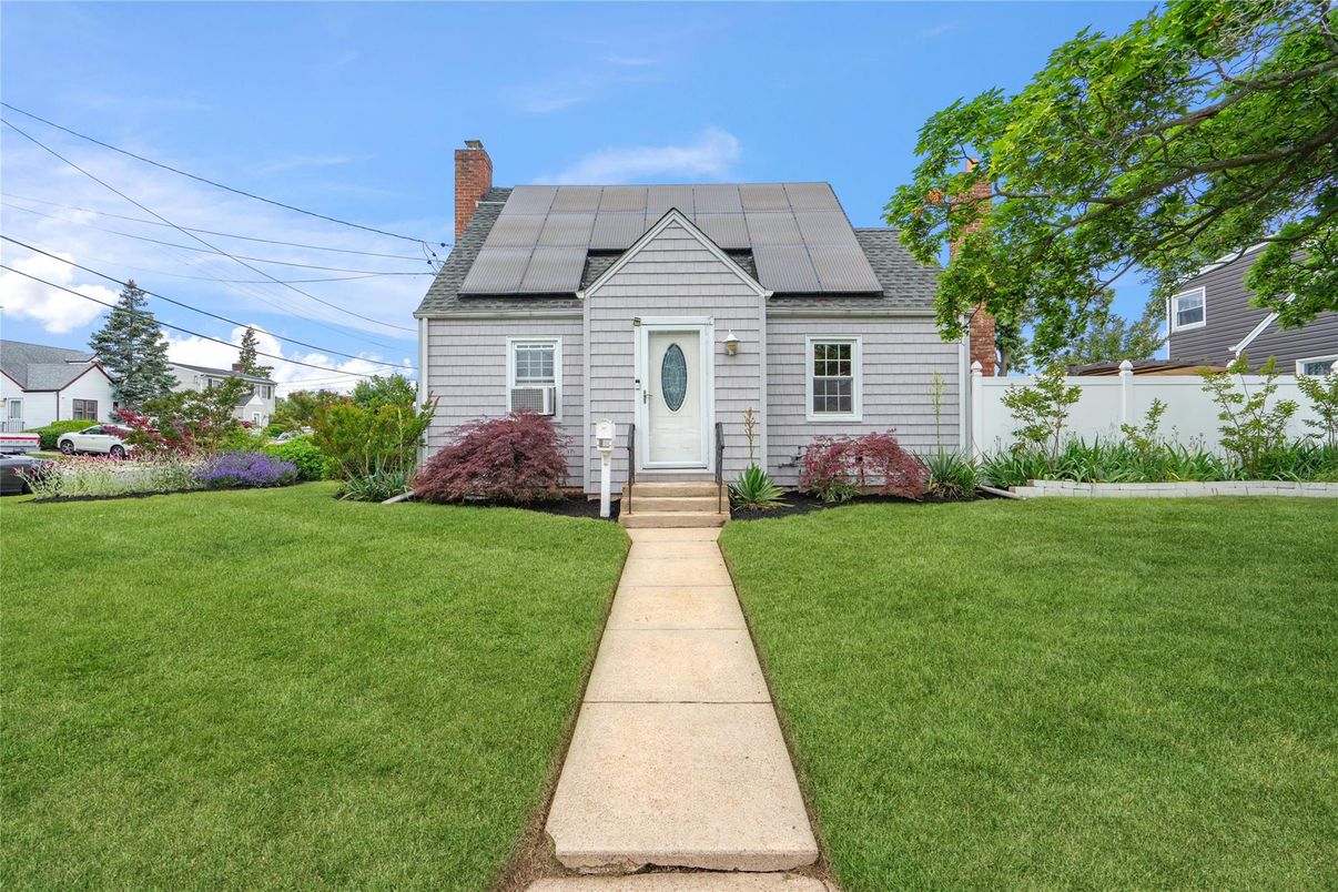 Backyard, Exterior, Facade, Cape Cod