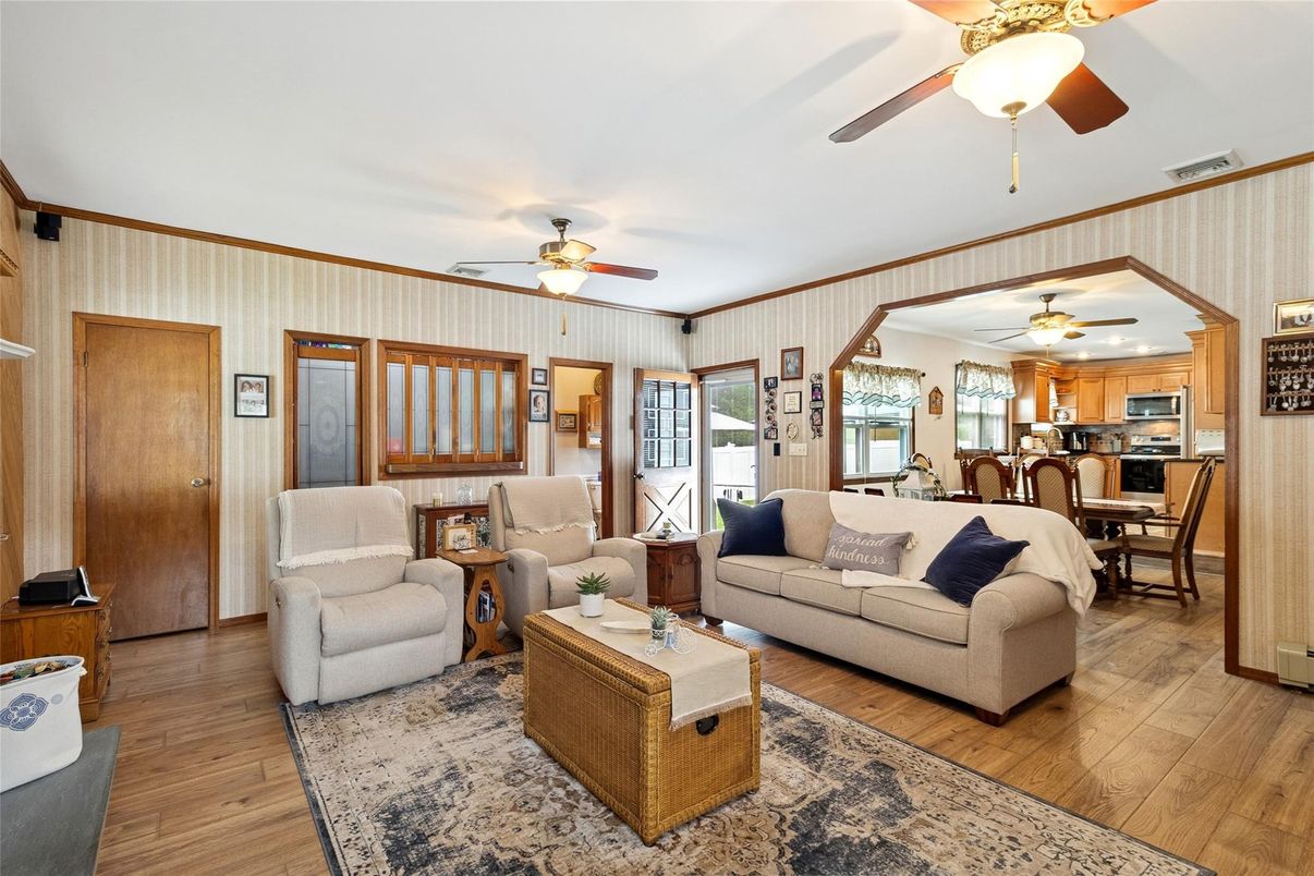 Dining room, Interior, Kitchen, Living room, Stainless Steel Appliances, Wood Texture Flooring