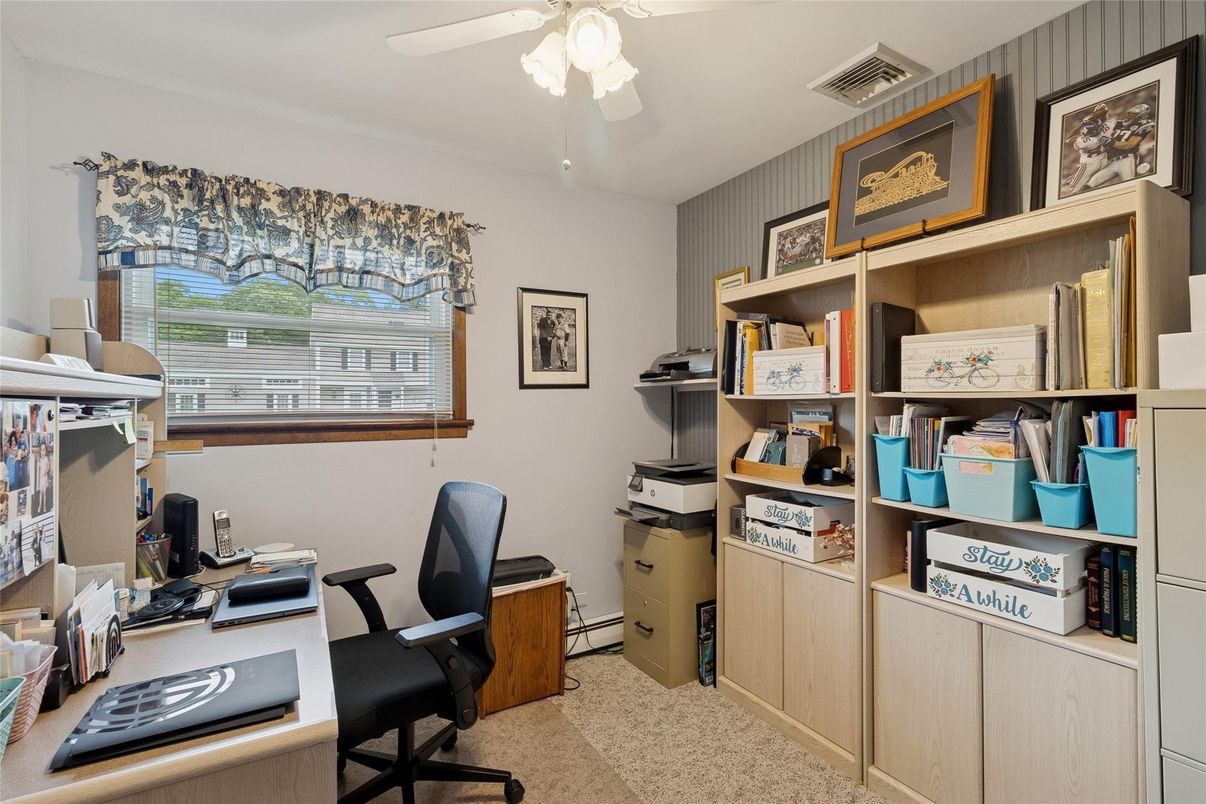 Home Office, Interior