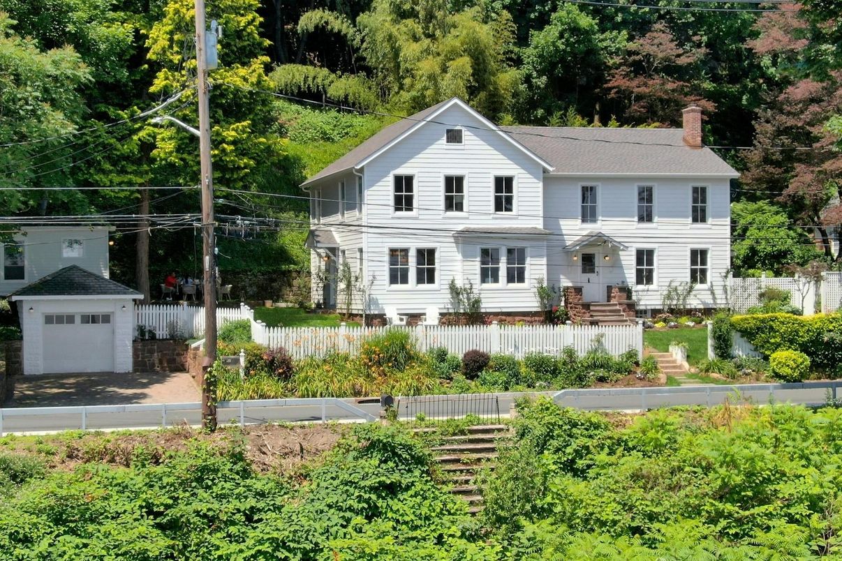 Backyard, Detached Garage, Exterior