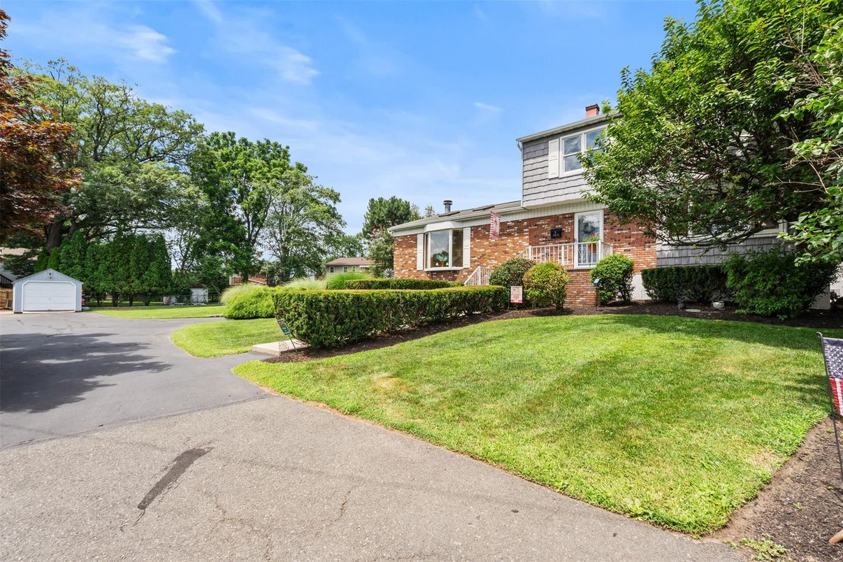 Detached Garage, Exterior, Facade, Brick Facade, Split Level