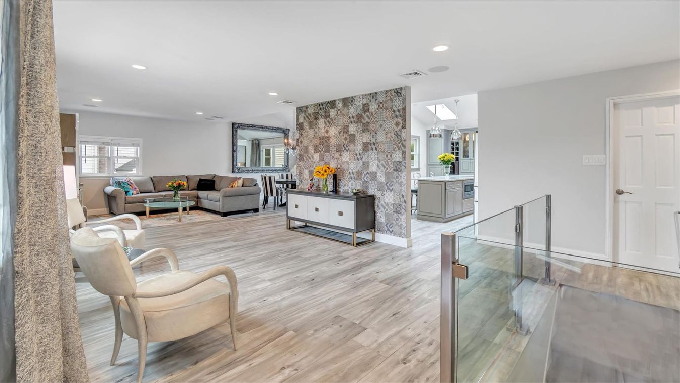 Interior, Kitchen, Living room, Recessed Lighting, Wood Texture Flooring