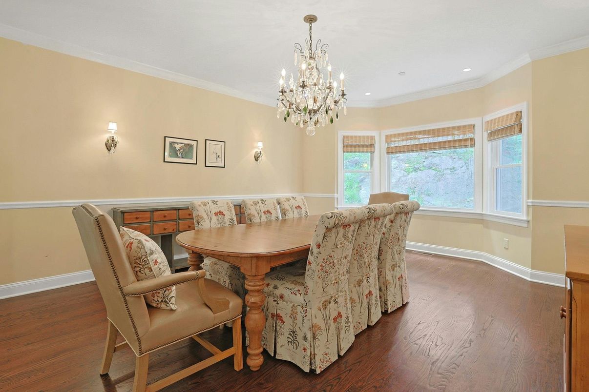 Chandelier, Dining room, Interior, Recessed Lighting, Wood Texture Flooring