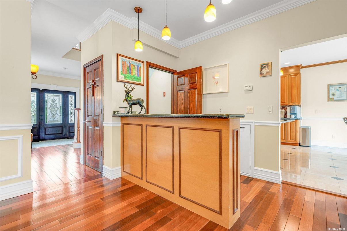 Interior, Kitchen, Pendant Lights, Recessed Lighting, Wood Texture Flooring