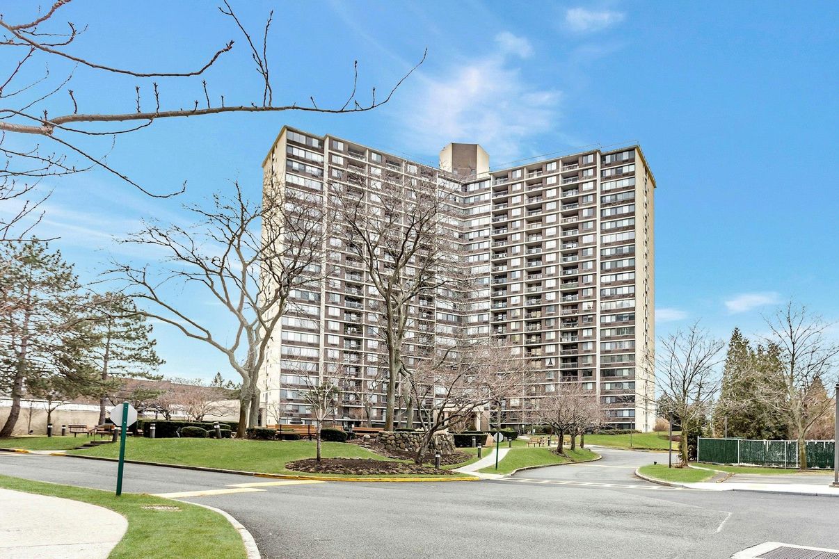 Exterior, Facade, Condo Building