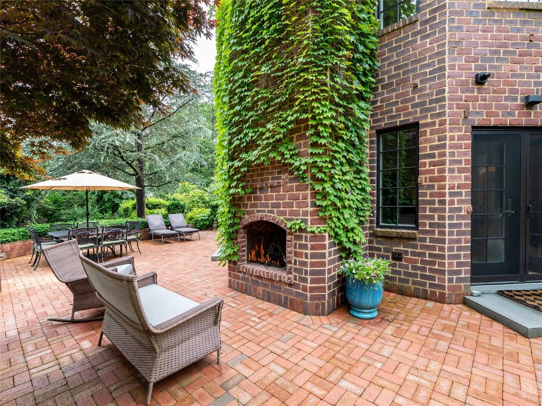 Exterior, Fireplace