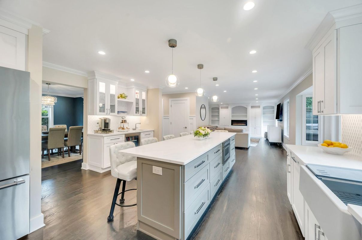 Dining room, Interior, Kitchen, Pendant Lights, Recessed Lighting, Stainless Steel Appliances, Wood Texture Flooring