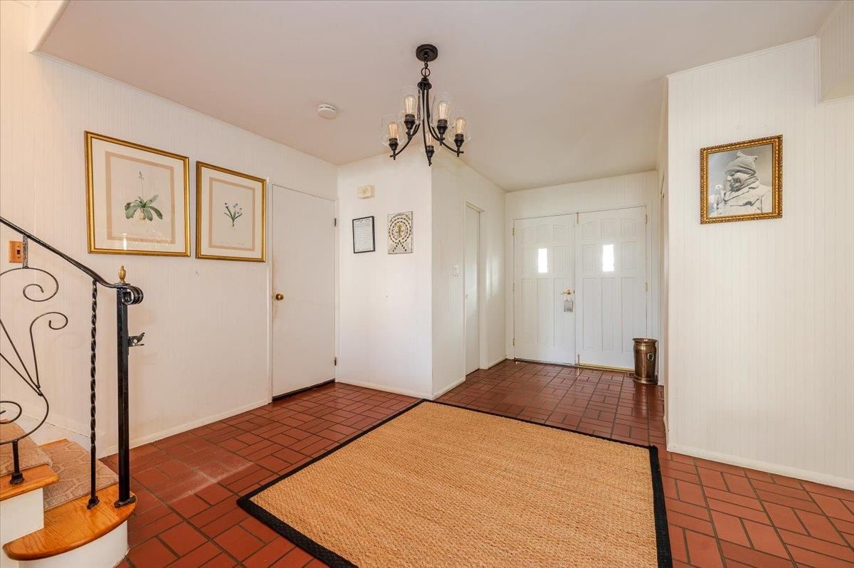 Chandelier, Empty room, Interior