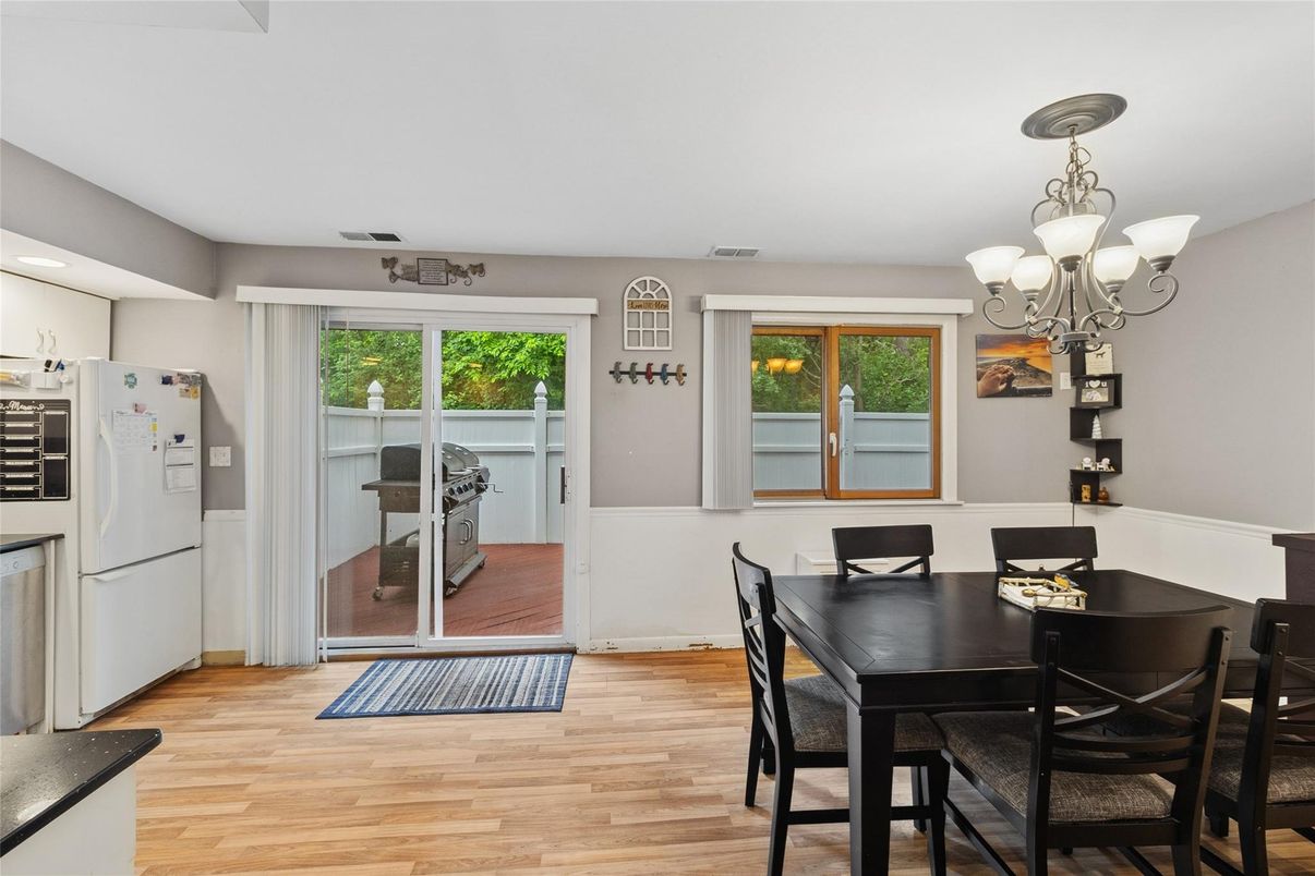Chandelier, Dining room, Interior, Kitchen, Recessed Lighting, Wood Texture Flooring