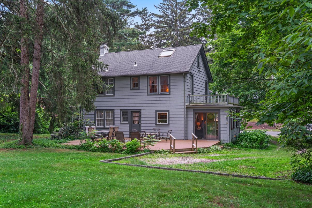 Backyard, Exterior, Facade, Queen Anne Victorian