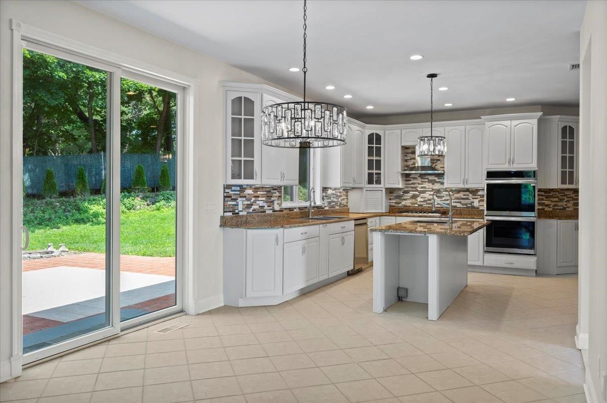 Chandelier, Interior, Kitchen, Pendant Lights, Recessed Lighting, Stainless Steel Appliances