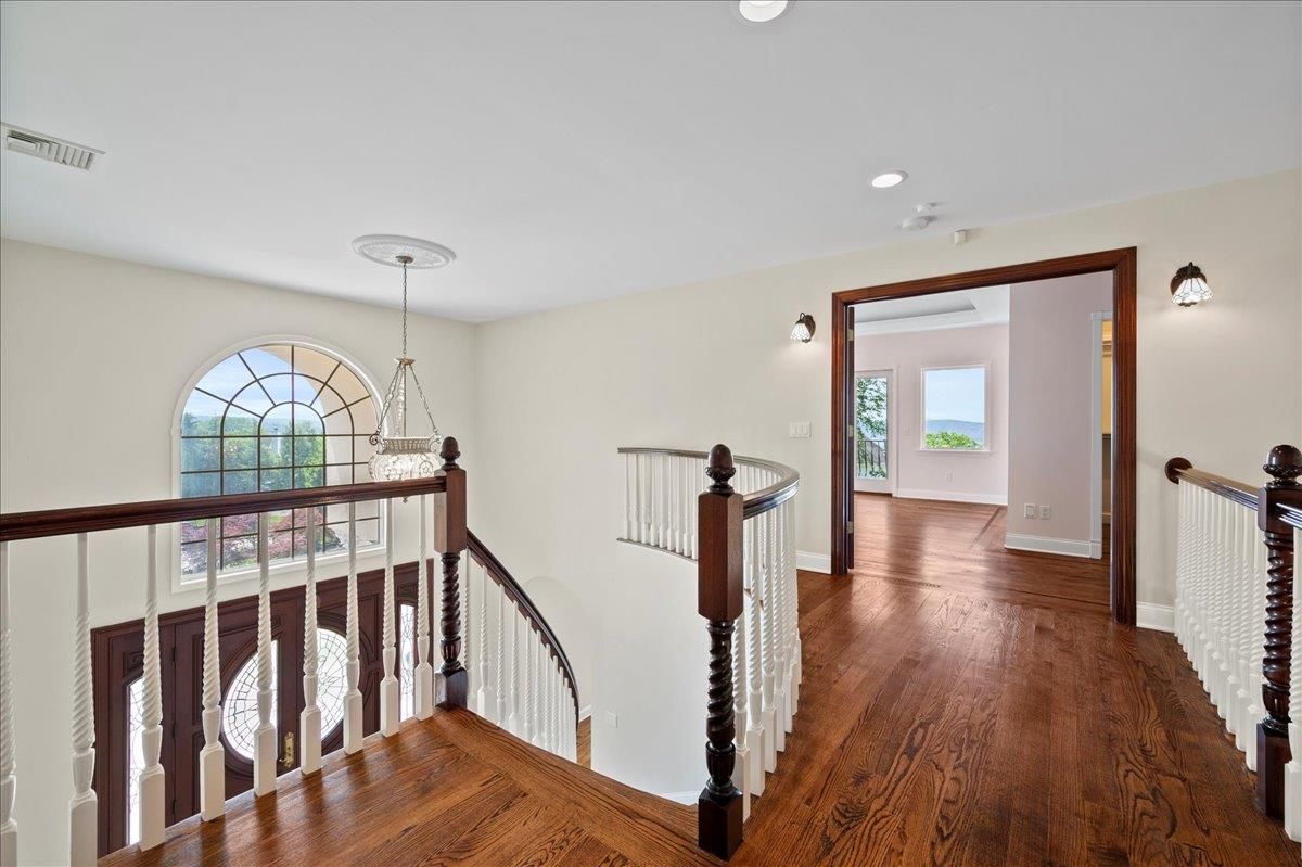 Interior, Pendant Lights, Recessed Lighting, Wood Texture Flooring