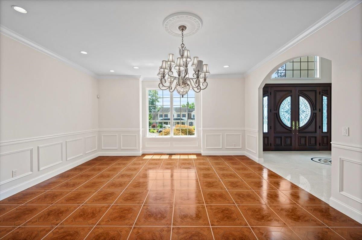 Chandelier, Empty room, Interior, Recessed Lighting