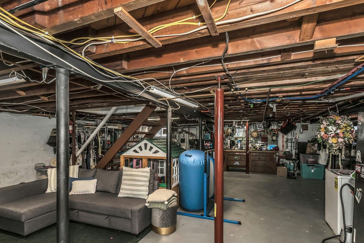 Interior, Wooden Beams