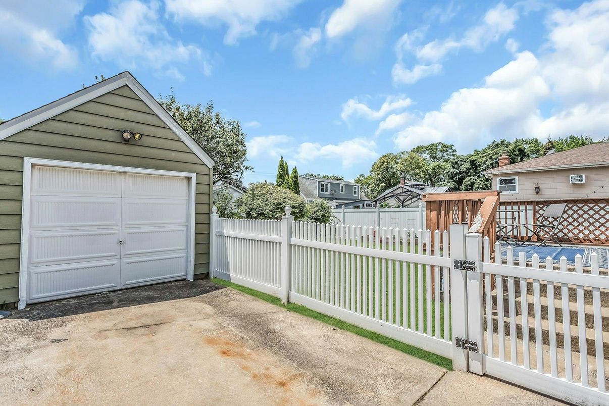 Backyard, Detached Garage, Exterior