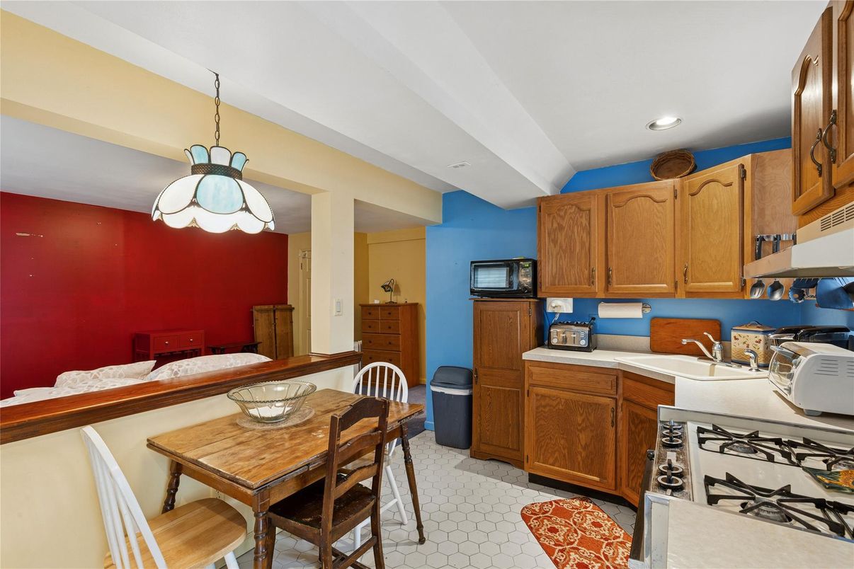 Dining room, Interior, Kitchen, Pendant Lights, Recessed Lighting