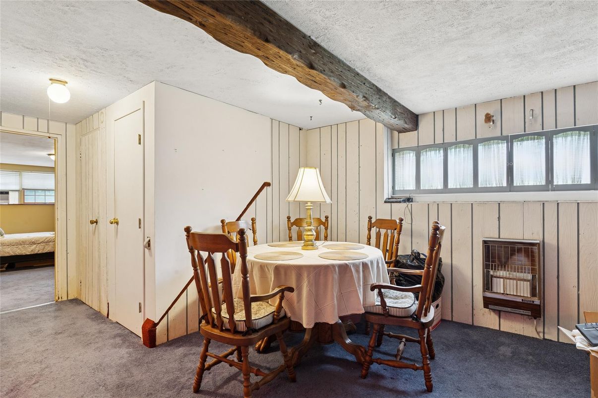 Dining room, Interior, Pendant Lights, Wooden Beams