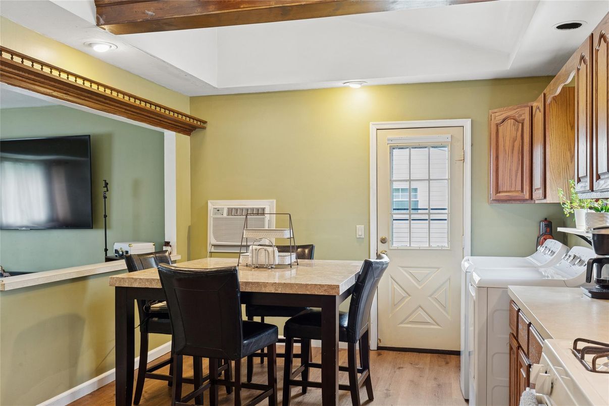 Dining room, Interior, Recessed Lighting, Washer, Wood Texture Flooring