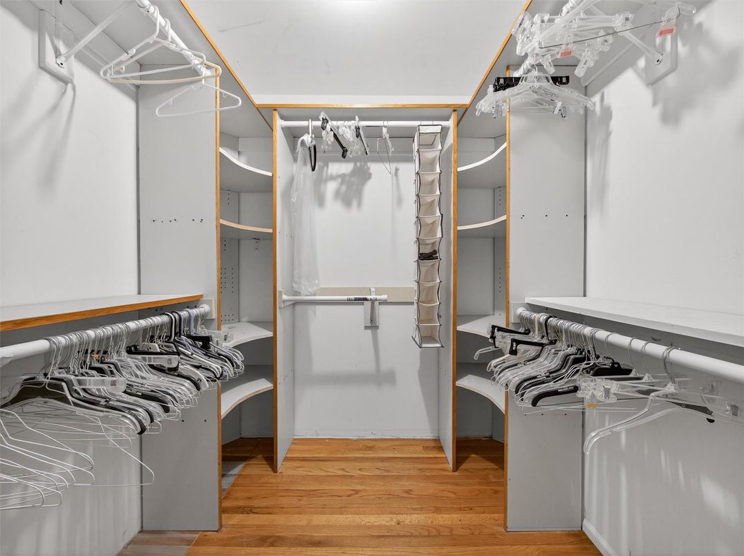 Interior, Walk-in Closets, Wood Texture Flooring