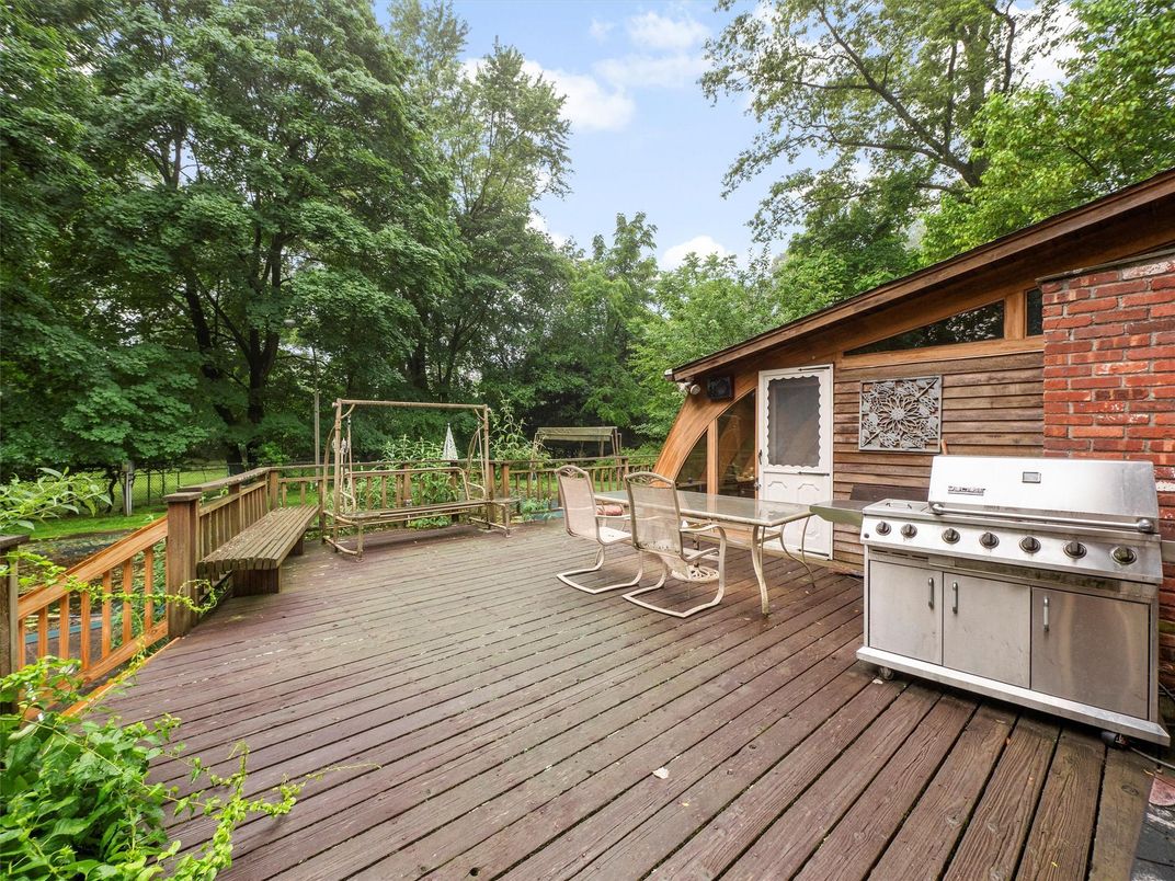 Exterior, Hot Tub