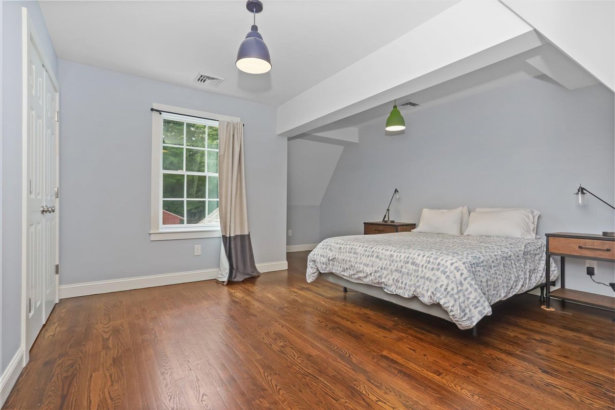 Bedroom, Interior, Pendant Lights, Wood Texture Flooring