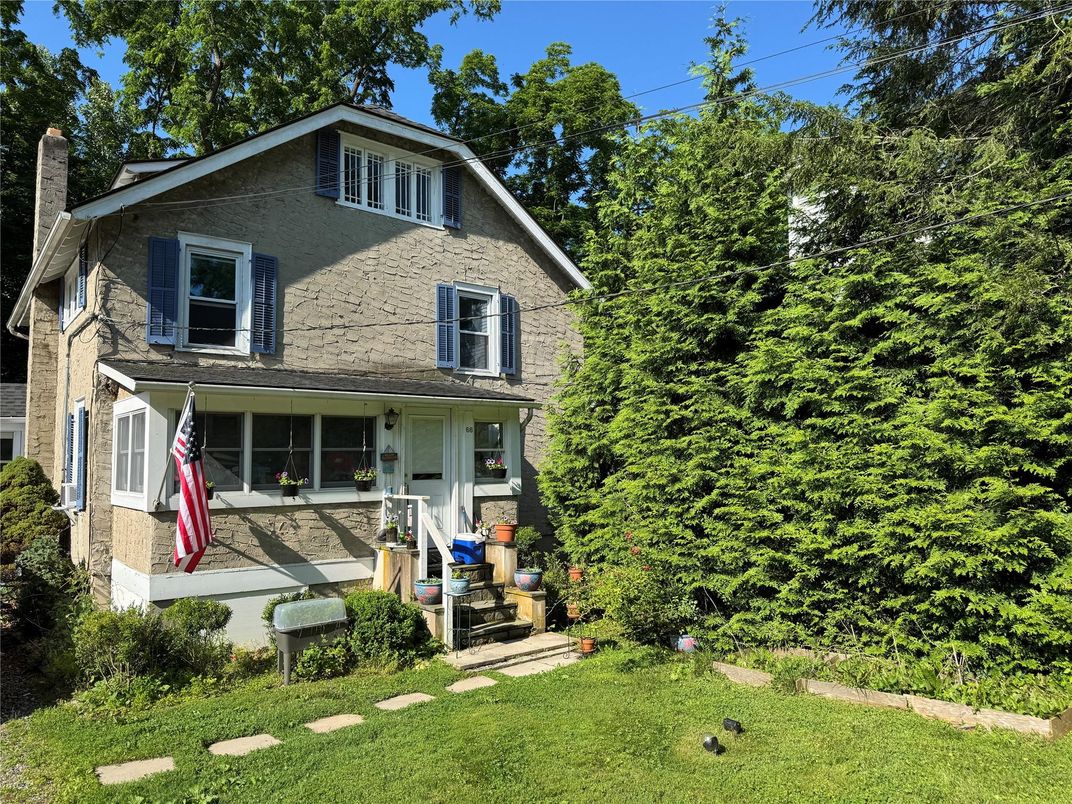 Exterior, Facade, American Craftsman