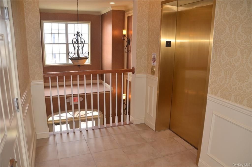 Elevator, Interior, Pendant Lights