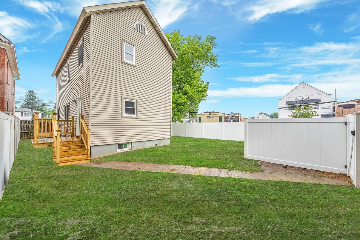 Backyard, Exterior