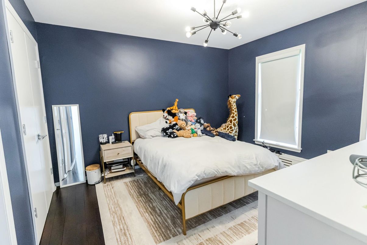 Bedroom, Interior, Pendant Lights, Wood Texture Flooring